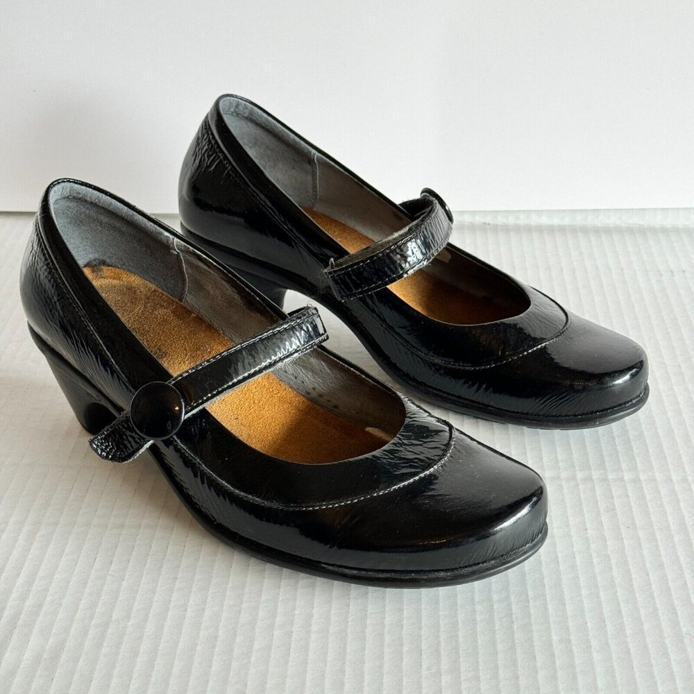 Naot Trendy Mary Janes Shoes Heeled Black Gloss Lace Comb Leather US 7 EUR 38